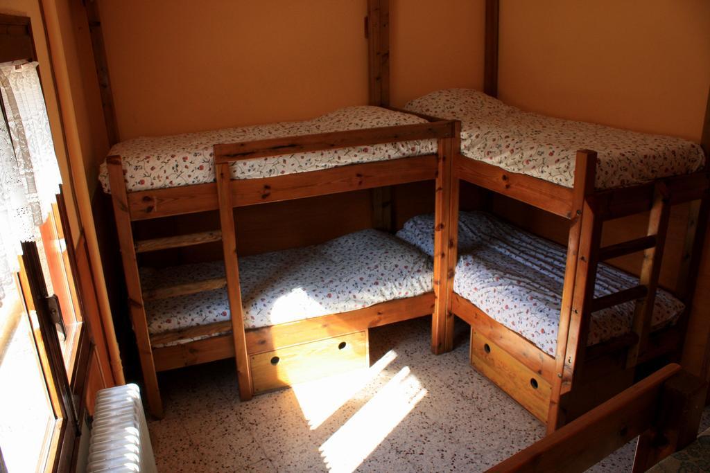 La Closa Hostel Castellar De N'Hug Szoba fotó